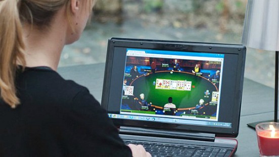 Is Online Poker Playing A Good Option for A Living?